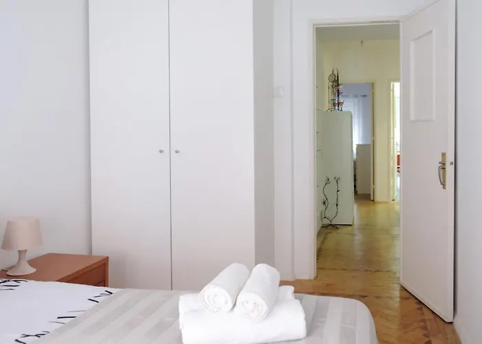 Apartman 92 Campolide By Trip2portugal *